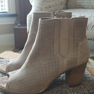 Toms peep toe bootie
